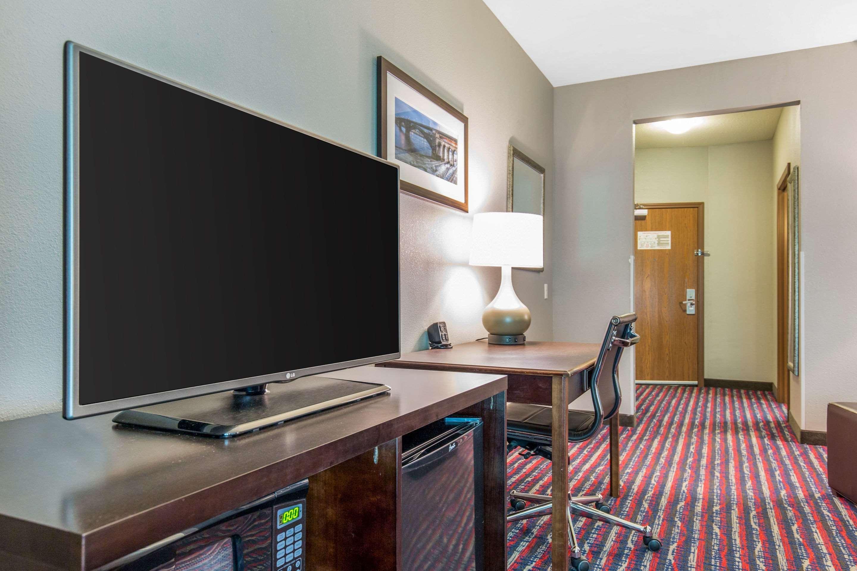 Comfort Suites Феървю Хайтс Екстериор снимка