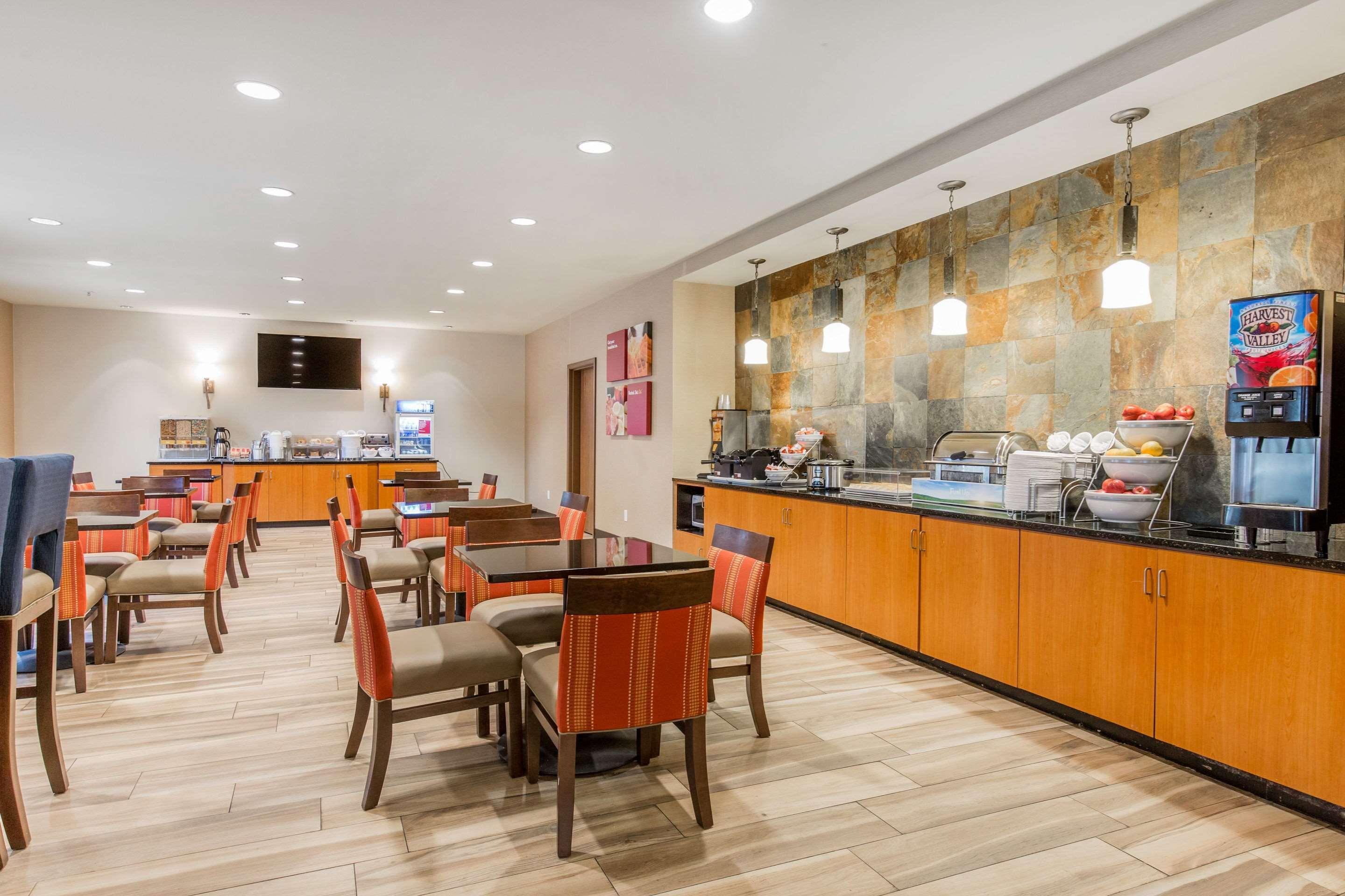 Comfort Suites Феървю Хайтс Екстериор снимка