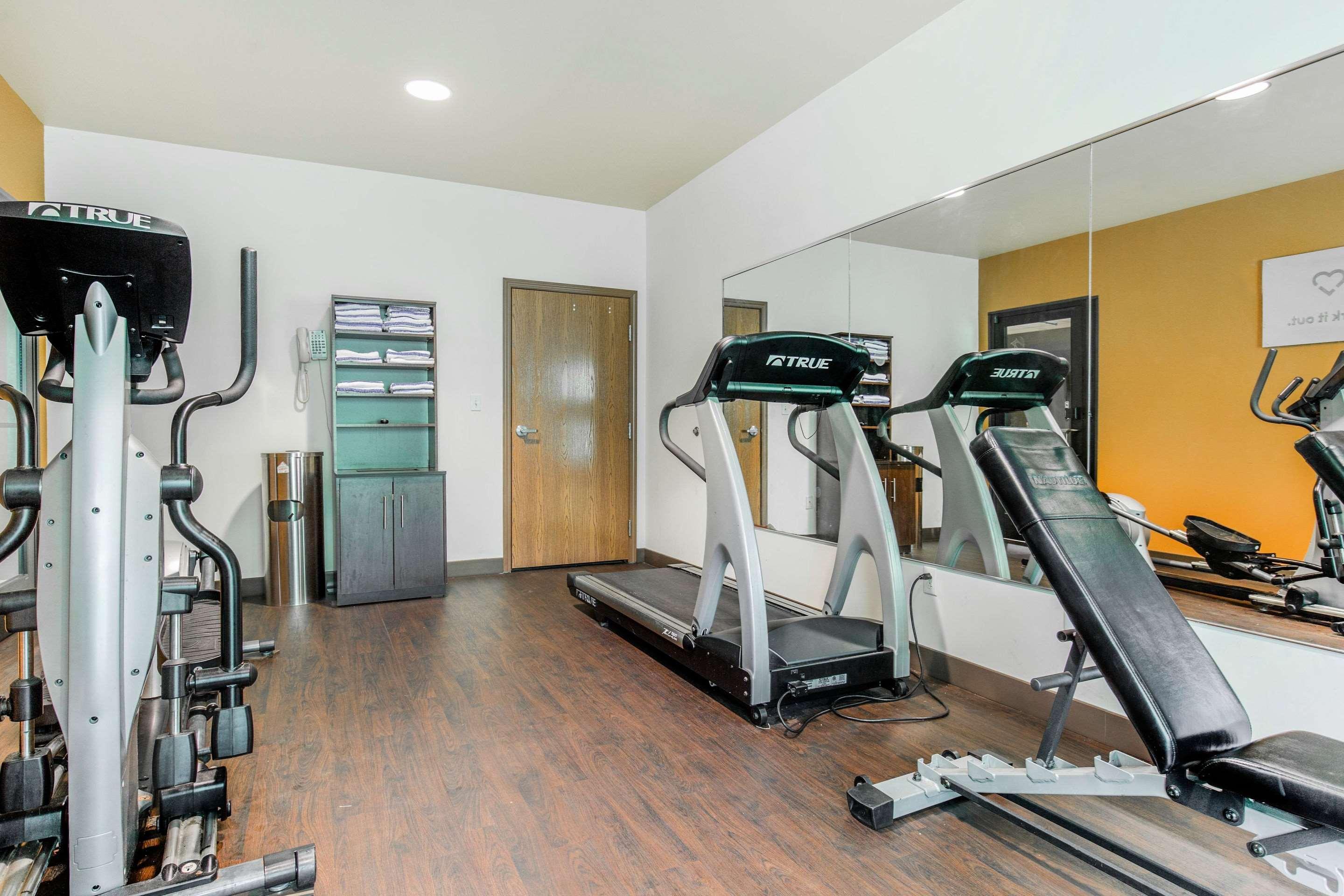 Comfort Suites Феървю Хайтс Екстериор снимка