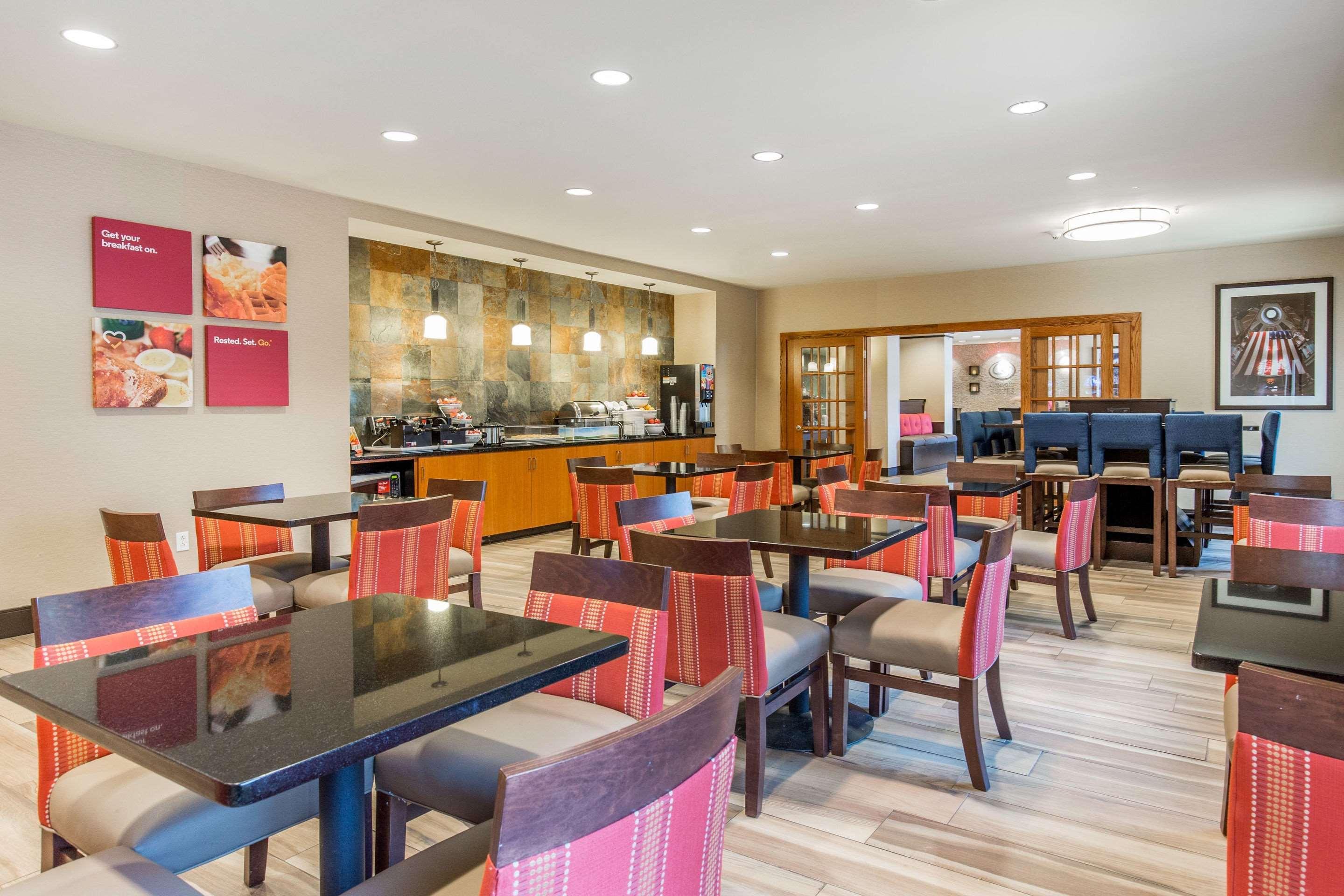 Comfort Suites Феървю Хайтс Екстериор снимка