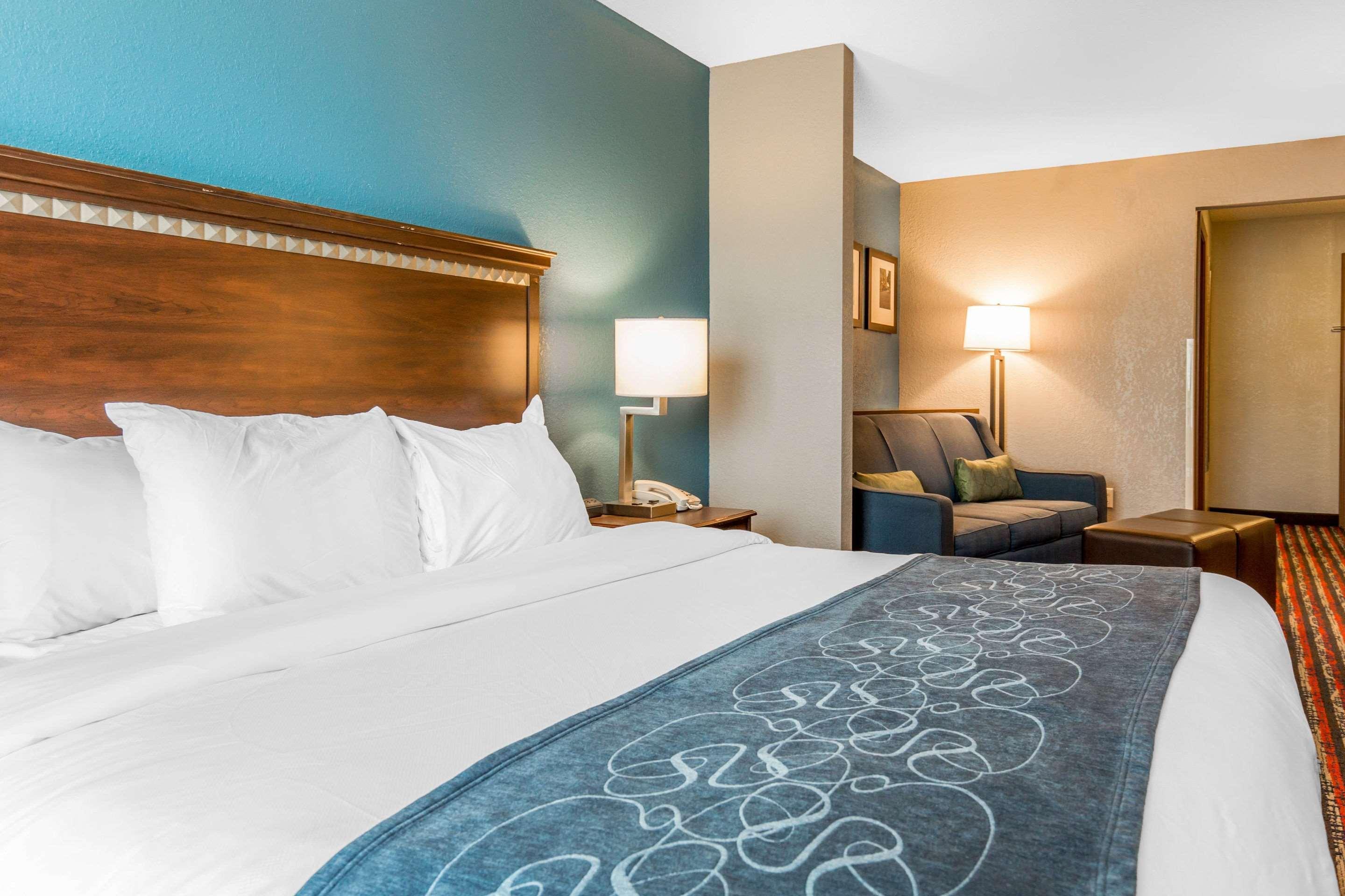 Comfort Suites Феървю Хайтс Екстериор снимка