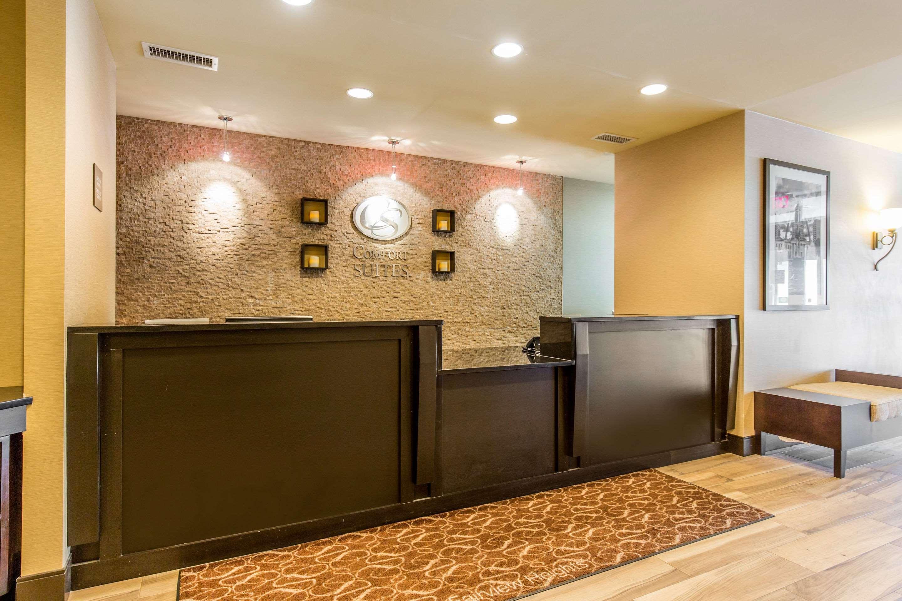 Comfort Suites Феървю Хайтс Екстериор снимка