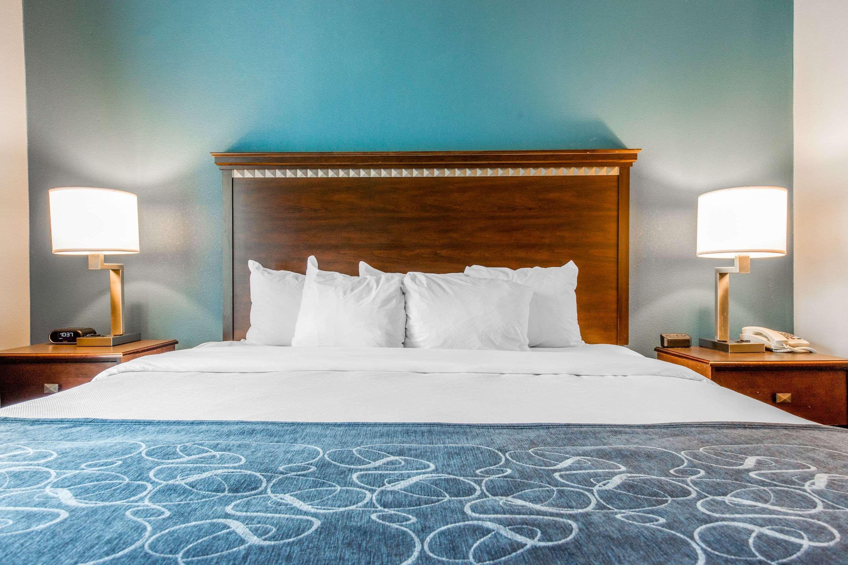 Comfort Suites Феървю Хайтс Екстериор снимка