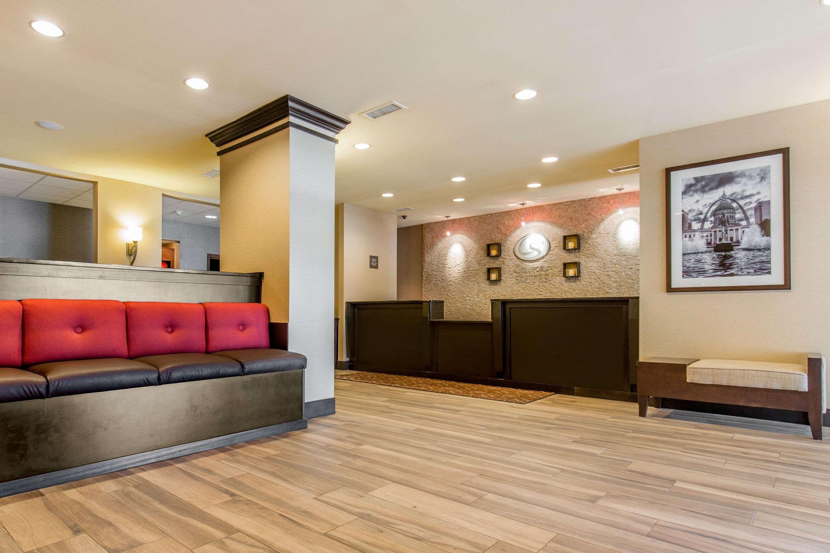 Comfort Suites Феървю Хайтс Екстериор снимка