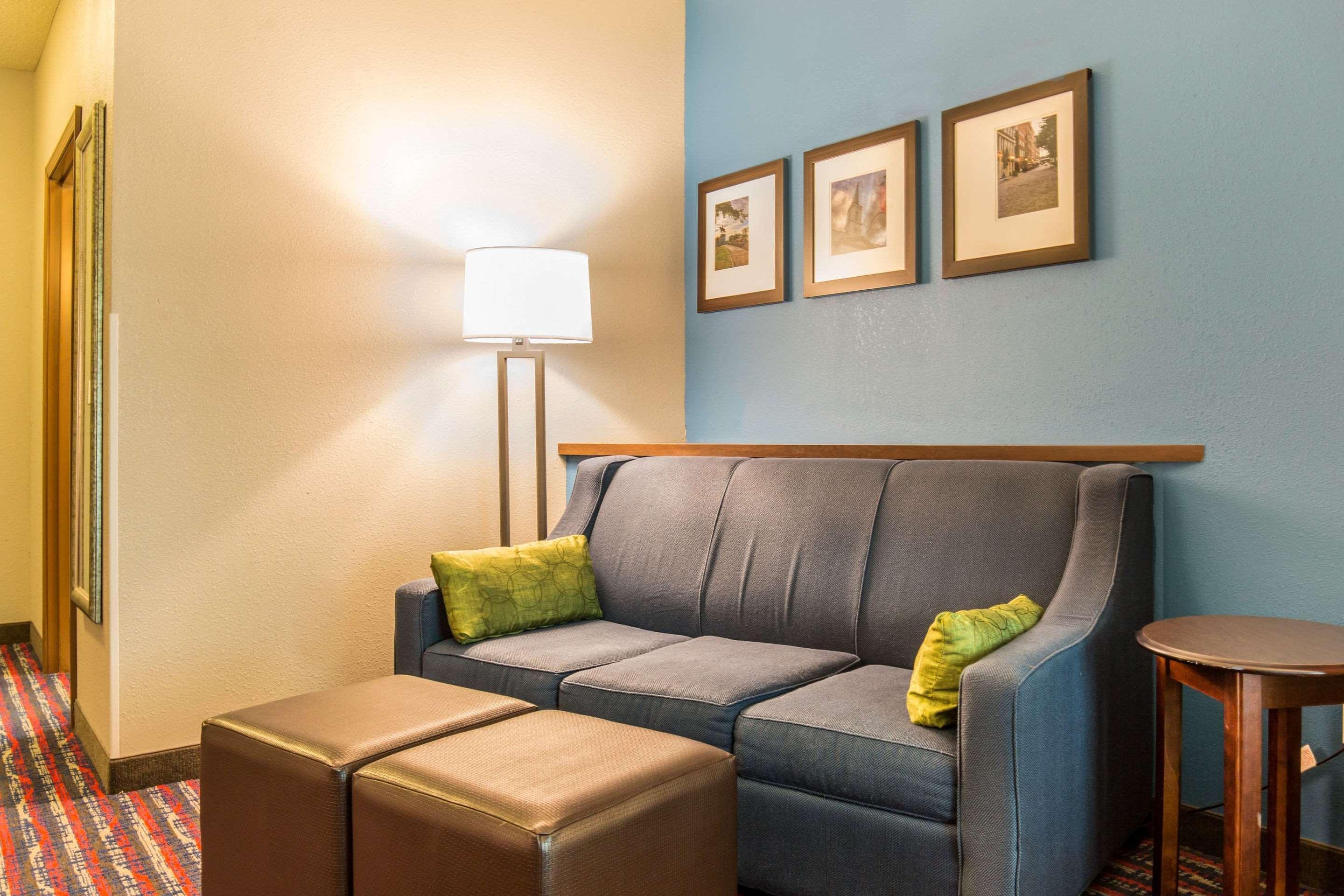 Comfort Suites Феървю Хайтс Екстериор снимка